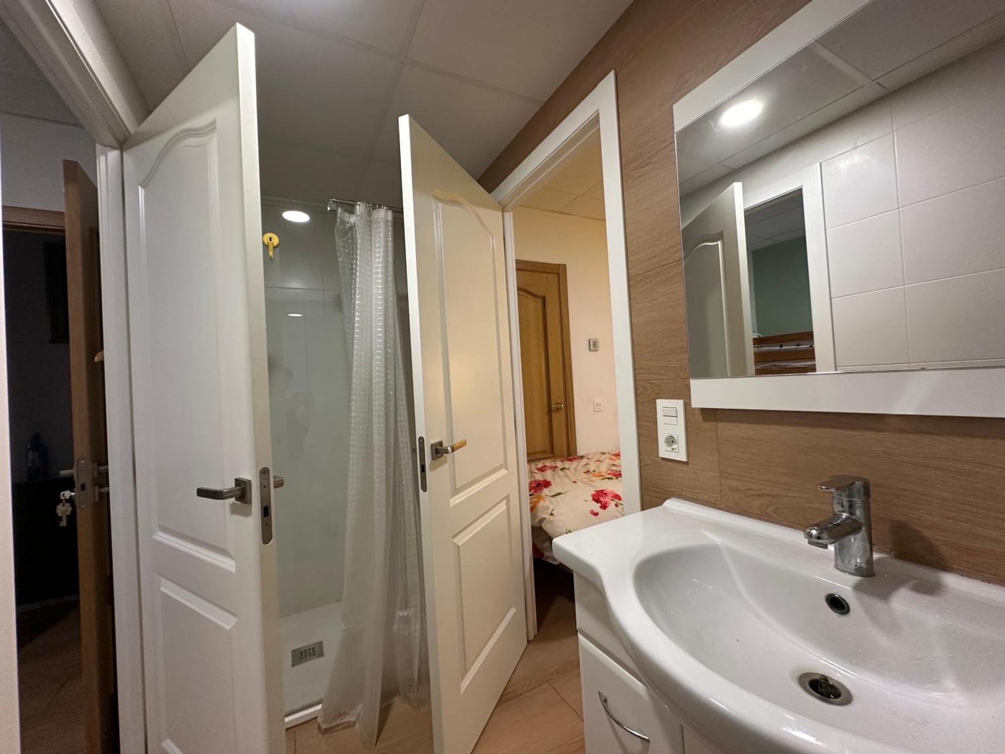 Mirador 2 Del Mercado Central - Habitacion Con Bano Privado En El Centro De La Ciudad Vella Valensiya Dış mekan fotoğraf