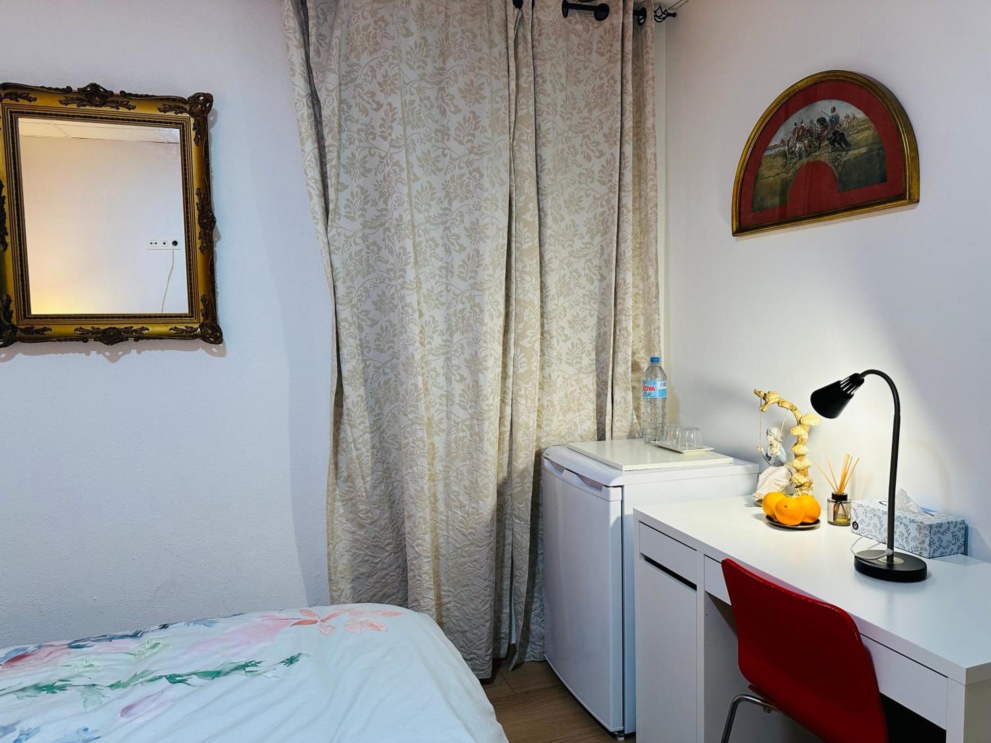 Mirador 2 Del Mercado Central - Habitacion Con Bano Privado En El Centro De La Ciudad Vella Valensiya Dış mekan fotoğraf