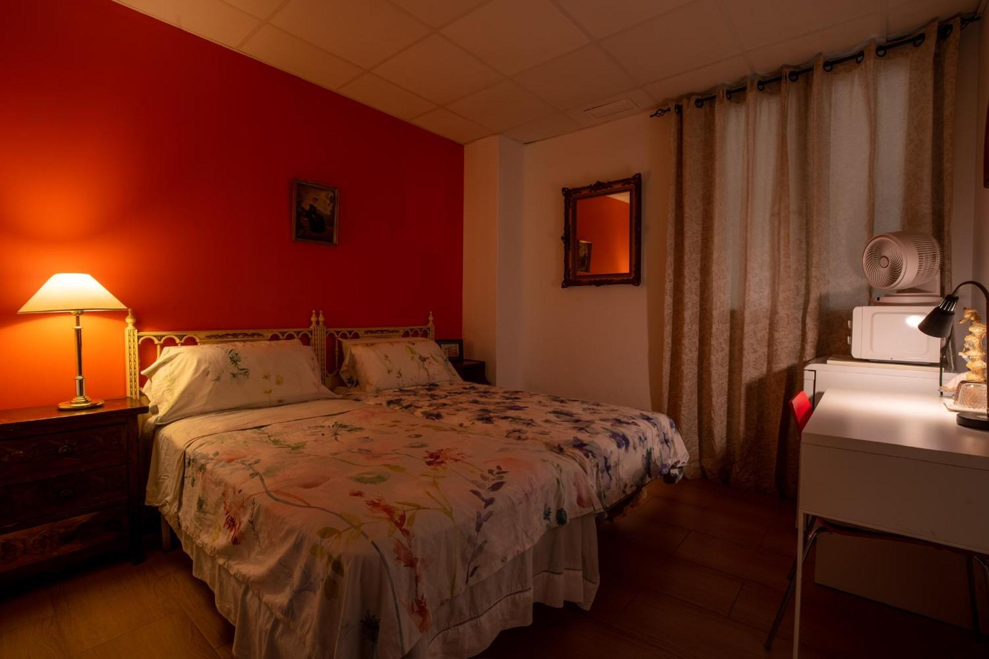 Mirador 2 Del Mercado Central - Habitacion Con Bano Privado En El Centro De La Ciudad Vella Valensiya Dış mekan fotoğraf