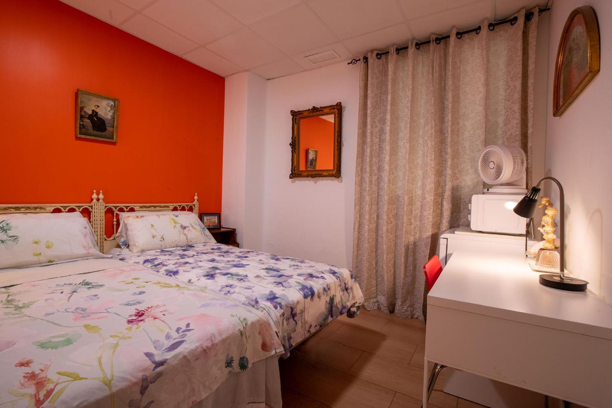 Mirador 2 Del Mercado Central - Habitacion Con Bano Privado En El Centro De La Ciudad Vella Valensiya Dış mekan fotoğraf